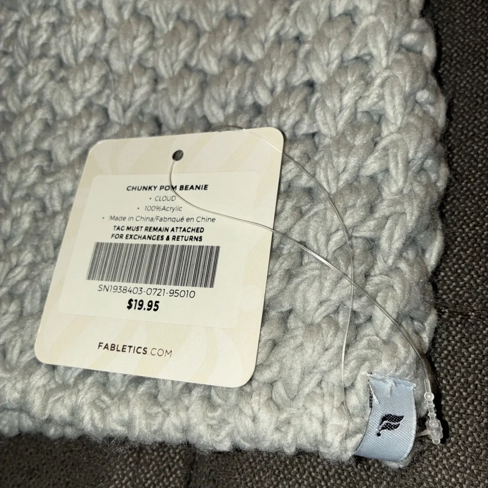 Fabletics Chunky Knit Pom Beanie Hat Gray White Faux Fur NEW WITH TAG Winter